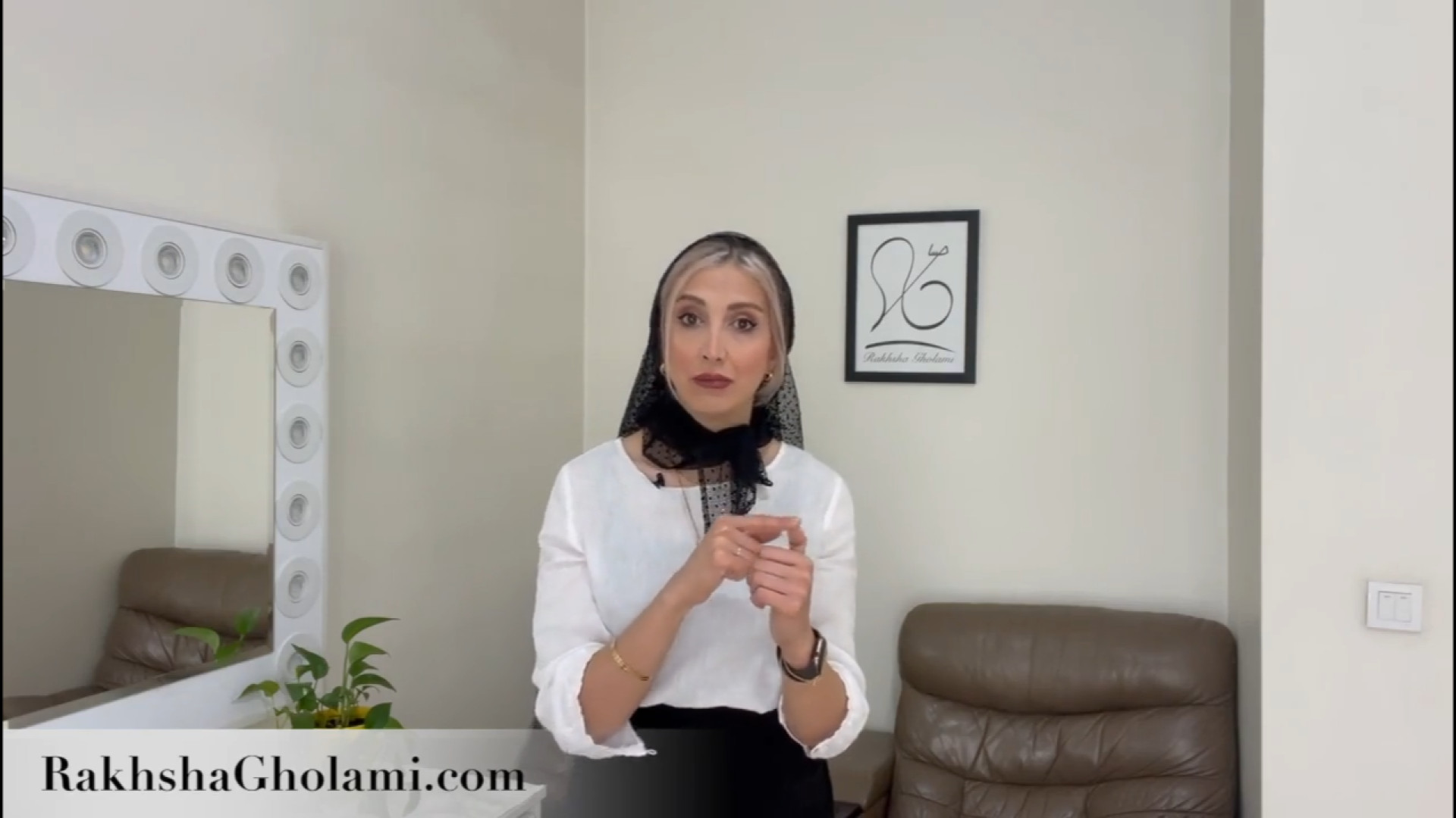 عوامل سفید شدن مو و راه‌های جلوگیری از سفید شدن مو، رخشا غلامی، مدرس و متخصص سلامت و زیبایی مو